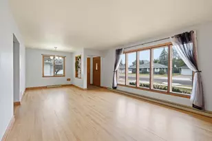 321 W Tyler Ave, Eau Claire, WI 54701 - Photo 4