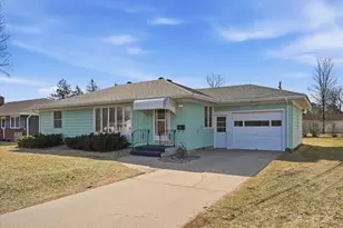 321 W Tyler Ave, Eau Claire, WI 54701 - Photo 2