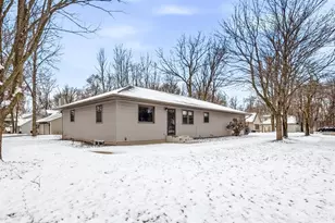 3019 Deerfield Dr, Eau Claire, WI 54703 - Photo 6