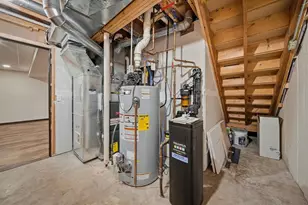 3019 Deerfield Dr, Eau Claire, WI 54703 - Photo 38