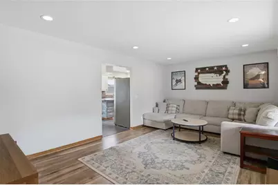 921 W Spruce Street, Chippewa Falls, WI 54729 - Photo 4