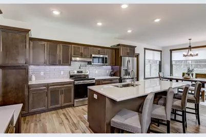 4604 Village Terrace Court, Eau Claire, WI 54702 - Photo 4