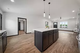 519 W Maple St, Thorp, WI 54771 - Photo 6