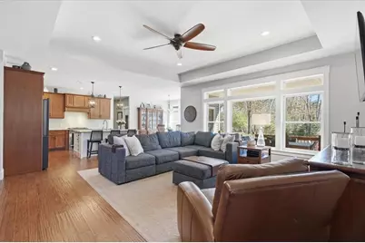 977 McGregor Drive, Eau Claire, WI 54703 - Photo 12