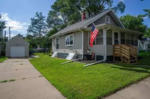 2124 8th St, Eau Claire, WI 54703 - Photo 2