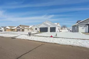 1853 Tucker Trl, Eau Claire, WI 54703 - Photo 4