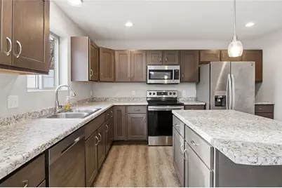 2647 Sessions Street, Eau Claire, WI 54701 - Photo 2