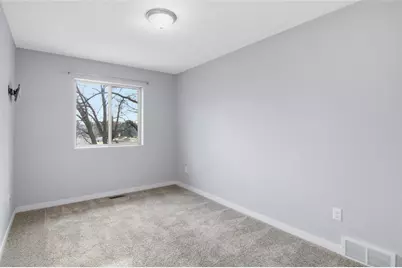 2647 Sessions Street, Eau Claire, WI 54701 - Photo 12