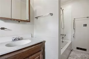 1127 E Madison St, Eau Claire, WI 54703 - Photo 18