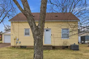 726 Herbert St, Chippewa Falls, WI 54729 - Photo 2
