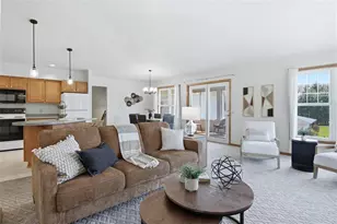 926 Tainter St, Menomonie, WI 54751 - Photo 4