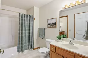 926 Tainter St, Menomonie, WI 54751 - Photo 16
