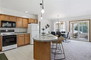 926 Tainter St, Menomonie, WI 54751 - Photo 8