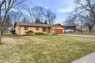 804 Roberts St, Altoona, WI 54720 - Photo 2