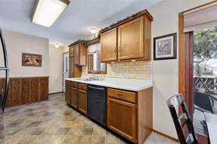 804 Roberts St, Altoona, WI 54720 - Photo 8