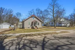 712 W Elm St, Chippewa Falls, WI 54729 - Photo 2