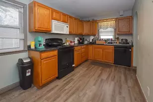 127 W Truman Ave, Eau Claire, WI 54701 - Photo 2