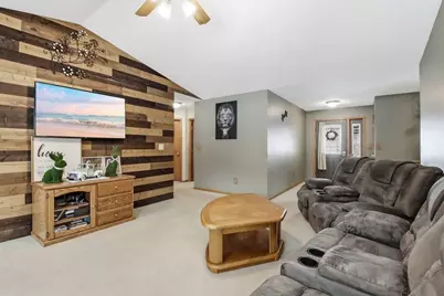 406 Thompson Street, Bloomer, WI 54724 - Photo 8