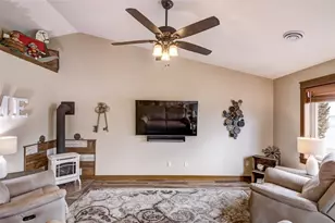 5609 Grn Pk Dr, Eau Claire, WI 54703 - Photo 6
