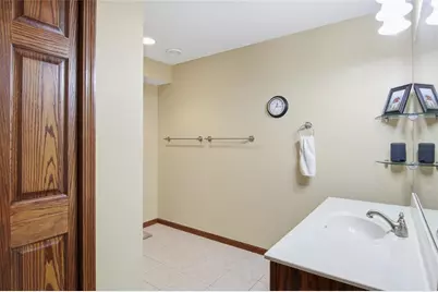 2528 E Princeton Avenue, Eau Claire, WI 54703 - Photo 32
