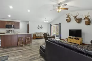 151 Fairview Ct, Menomonie, WI 54751 - Photo 12