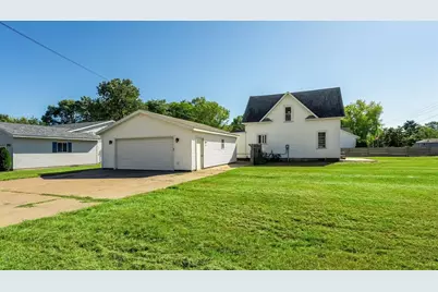 3241 Starr Avenue, Eau Claire, WI 54703 - Photo 2