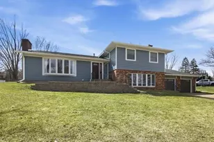 3503 W Country Club Ln, Altoona, WI 54720 - Photo 4