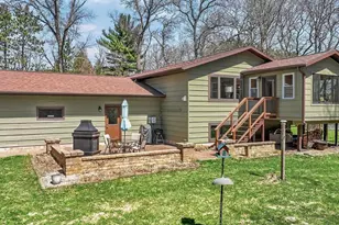 3065 Davis Dr, Eau Claire, WI 54701 - Photo 2