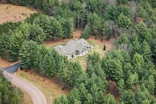 909 Thistle Ln, Eau Claire, WI 54703 - Photo 50