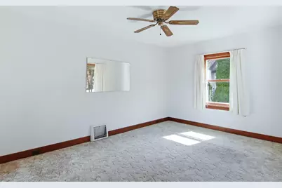 557 Bergen Avenue, Eau Claire, WI 54703 - Photo 2