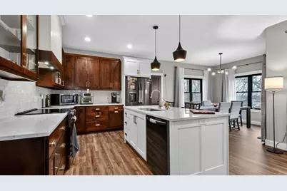 4642 S Oakwood Hills Parkway, Eau Claire, WI 54701 - Photo 8