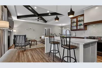 4642 S Oakwood Hills Parkway, Eau Claire, WI 54701 - Photo 12