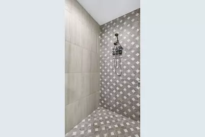 4642 S Oakwood Hills Parkway, Eau Claire, WI 54701 - Photo 20