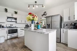 324 E 6th Ave, Stanley, WI 54768 - Photo 4