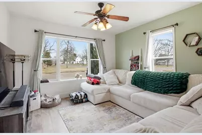 324 E 6th Avenue, Stanley, WI 54768 - Photo 2