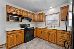 1104 Garfield Ave, Altoona, WI 54720 - Photo 6