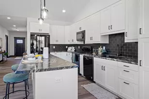 3329 Sunflower Ln, Eau Claire, WI 54703 - Photo 8