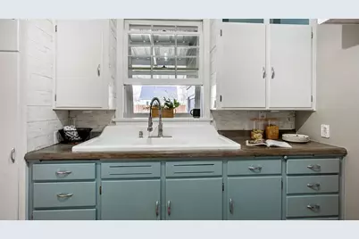 1621 Highland Avenue, Eau Claire, WI 54701 - Photo 24