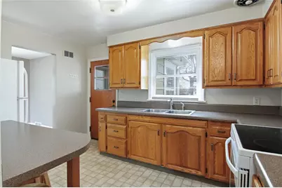 1915 Ohm Avenue, Eau Claire, WI 54701 - Photo 4