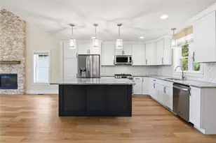 3746 Crest Ridge Ct, Eau Claire, WI 54701 - Photo 10