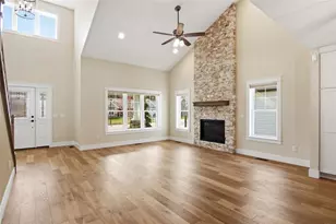 3746 Crest Ridge Ct, Eau Claire, WI 54701 - Photo 2