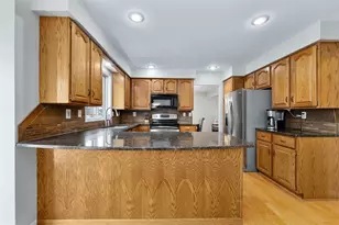 1011 Thompson Dr, Altoona, WI 54720 - Photo 12