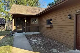 945 Cambridge Ct, Altoona, WI 54720 - Photo 2