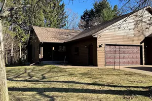 945 Cambridge Ct, Altoona, WI 54720 - Photo 4