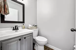 4634 Woodridge Dr, Eau Claire, WI 54701 - Photo 18