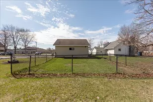 1621 2nd Ave, Menomonie, WI 54751 - Photo 6