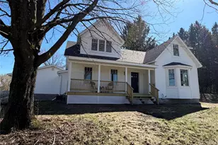 1527 Deerfield Rd, Eau Claire, WI 54703 - Photo 2