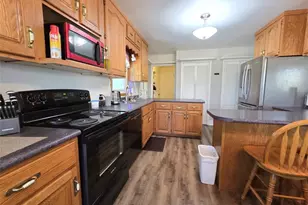 217 Summit St, Spooner, WI 54801 - Photo 4