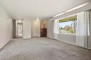 827 Park Ridge Dr, Eau Claire, WI 54703 - Photo 6