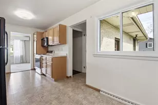 827 Park Ridge Dr, Eau Claire, WI 54703 - Photo 12